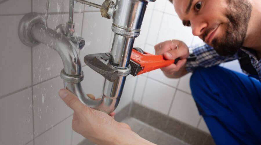 Expert burst pipe repair services in Remus, MI